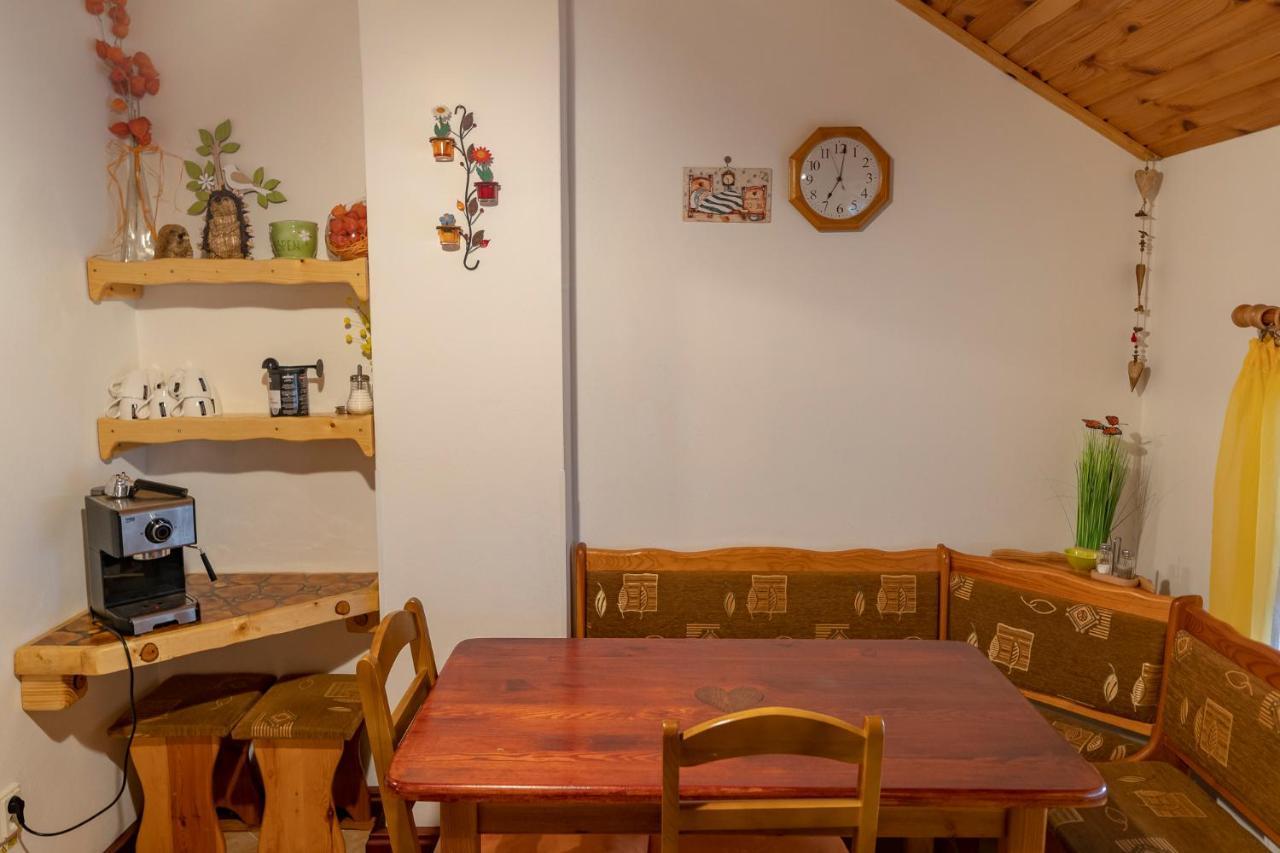Aspen Apartment Nova Lesna Bagian luar foto