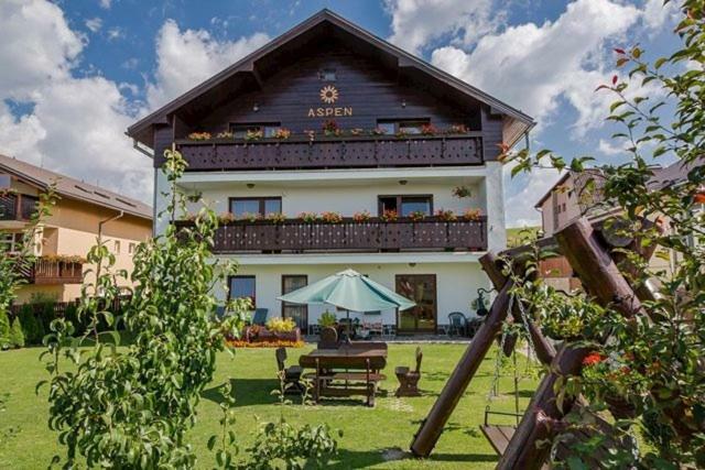 Aspen Apartment Nova Lesna Bagian luar foto